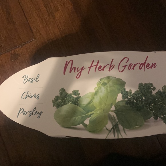 Herb seed garden kit NWT - Picture 3 of 4